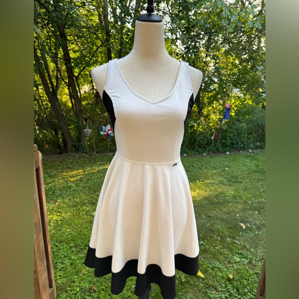 Guess Sleeveless Fit & Flare Black & White Colorblock Dress Size S/P